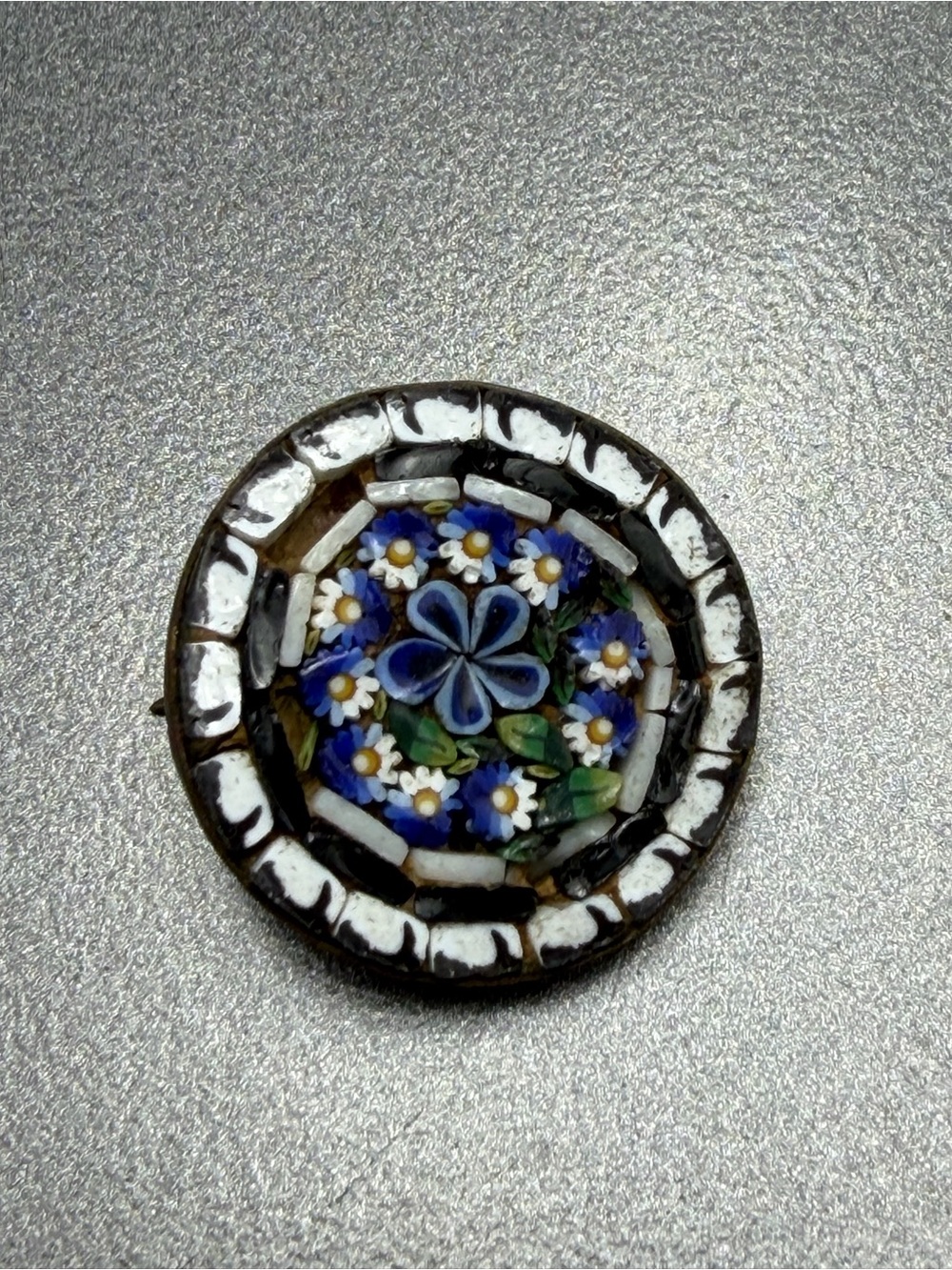 🙈2/$40 Vintage Blue Floral Mosaic Brooch